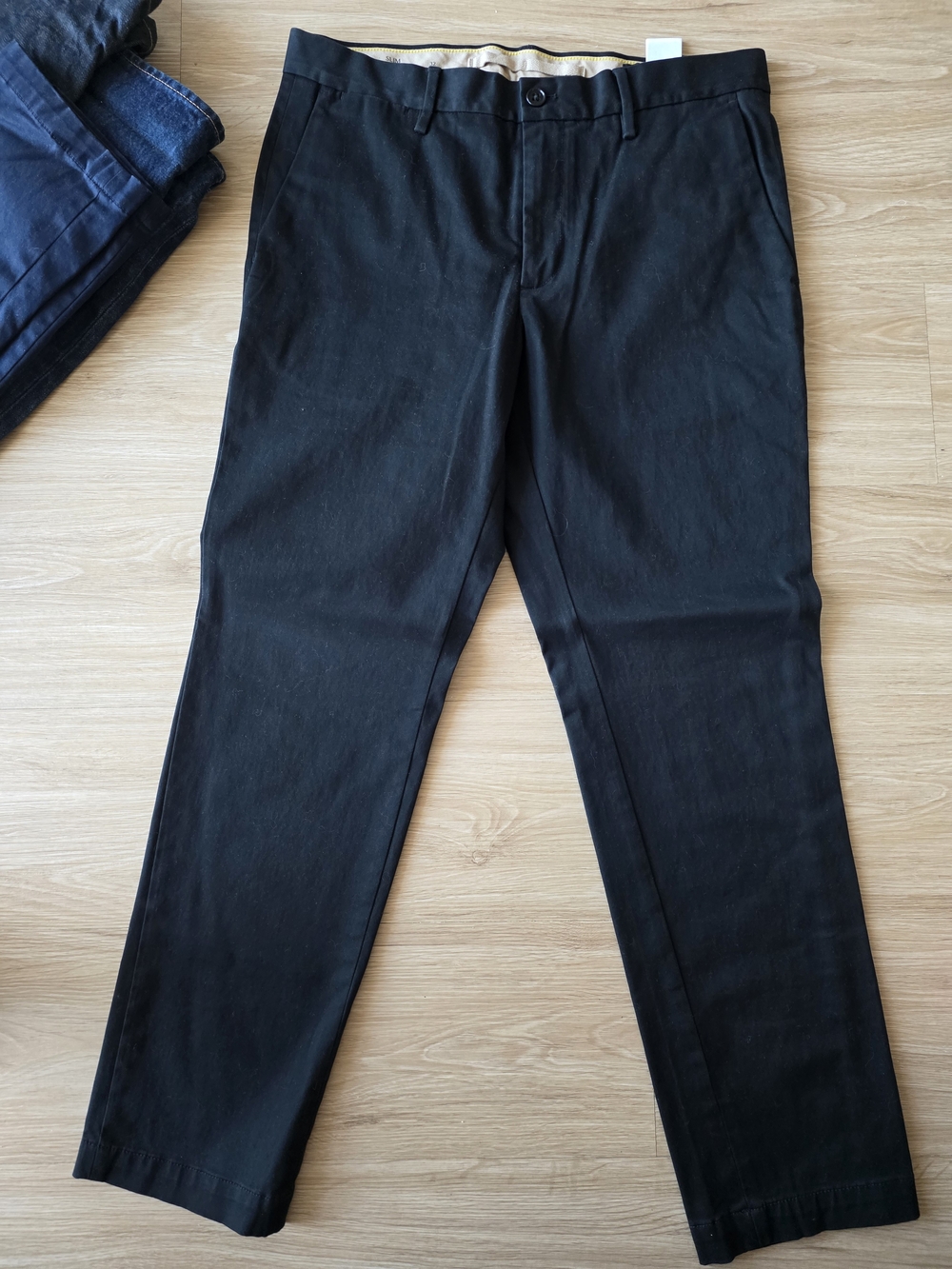 Banana Republic Black Chino - Slim Fit